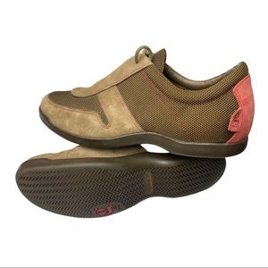 Cole Haan G Series Women  2-Tone Red Trim Sneakers